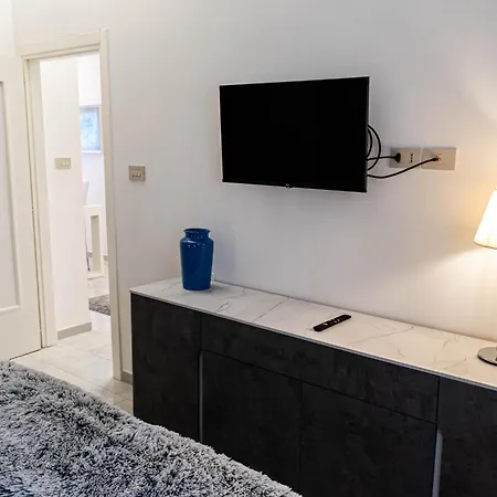 A Due Passi Dal Castello - Moderno E Ristrutturato Apartment