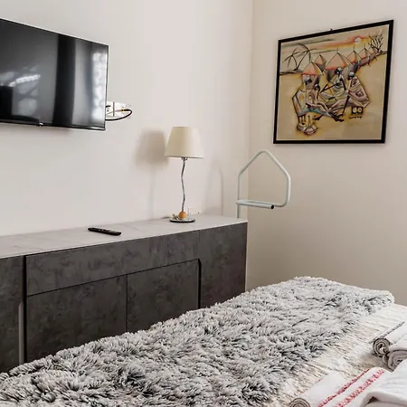 A Due Passi Dal Castello - Moderno E Ristrutturato Apartment *