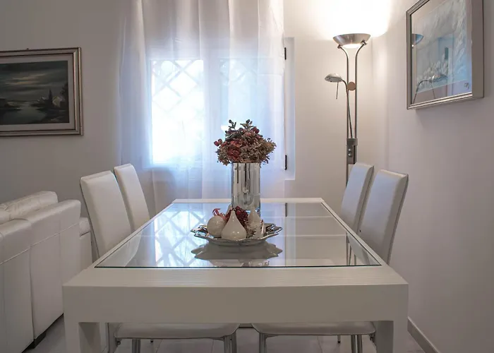 A Due Passi Dal Castello - Moderno E Ristrutturato Φεράρα