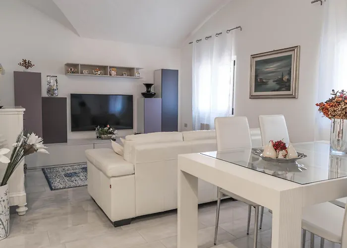 Apartament A Due Passi Dal Castello - Moderno E Ristrutturato Ferrara