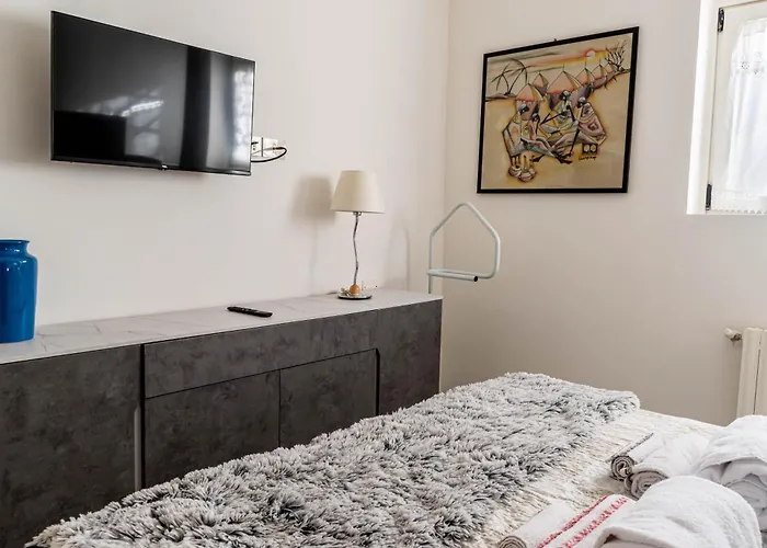 A Due Passi Dal Castello - Moderno E Ristrutturato Διαμέρισμα *