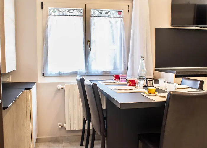 A Due Passi Dal Castello - Moderno E Ristrutturato Διαμέρισμα *